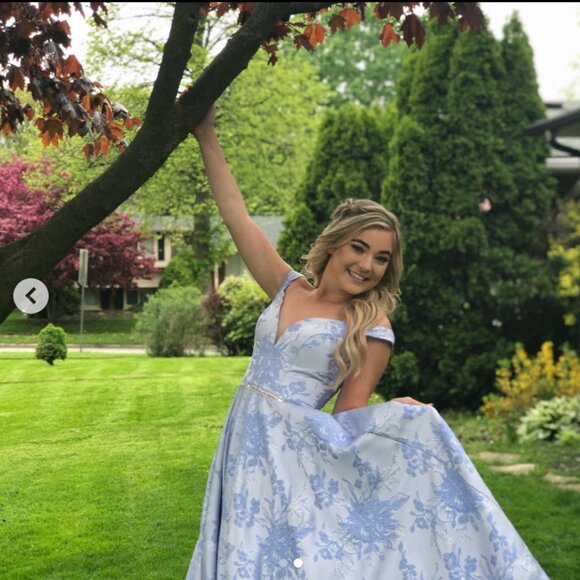 Prom Dress Tiffany Designs 16358 - Picture 4 of 8